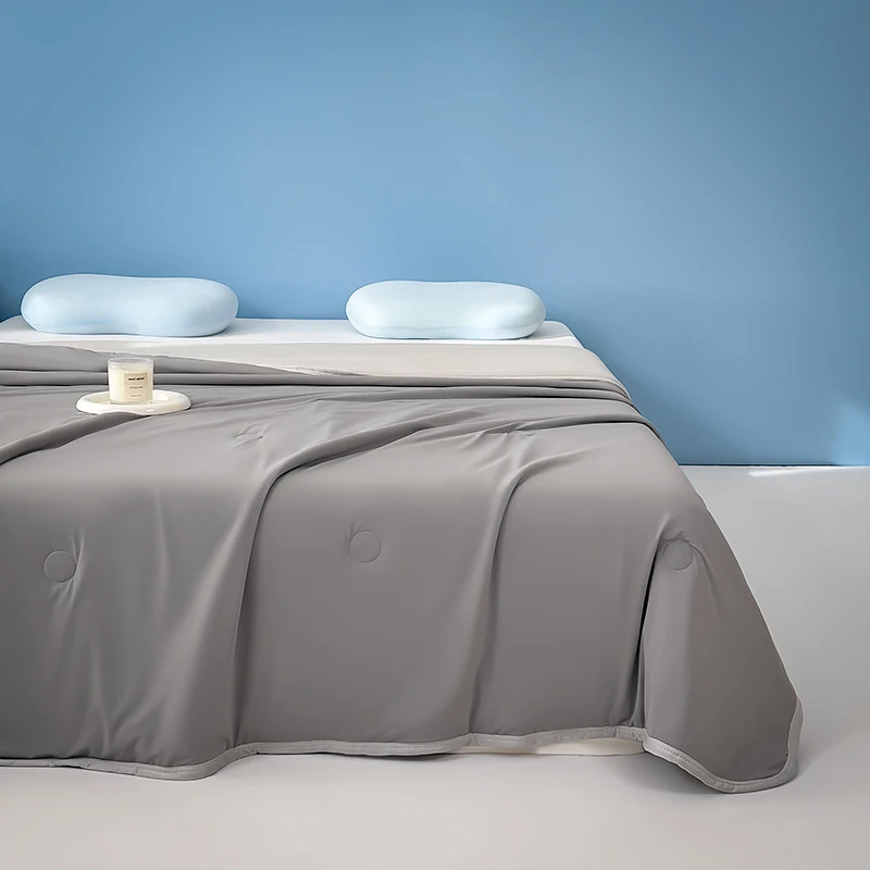 Newest Summer Quilt Soild Color Lightweight Comforter Soft Ice Silk Cooling Blanket with Double Side Arc-Chill Cold Tech Fabric
